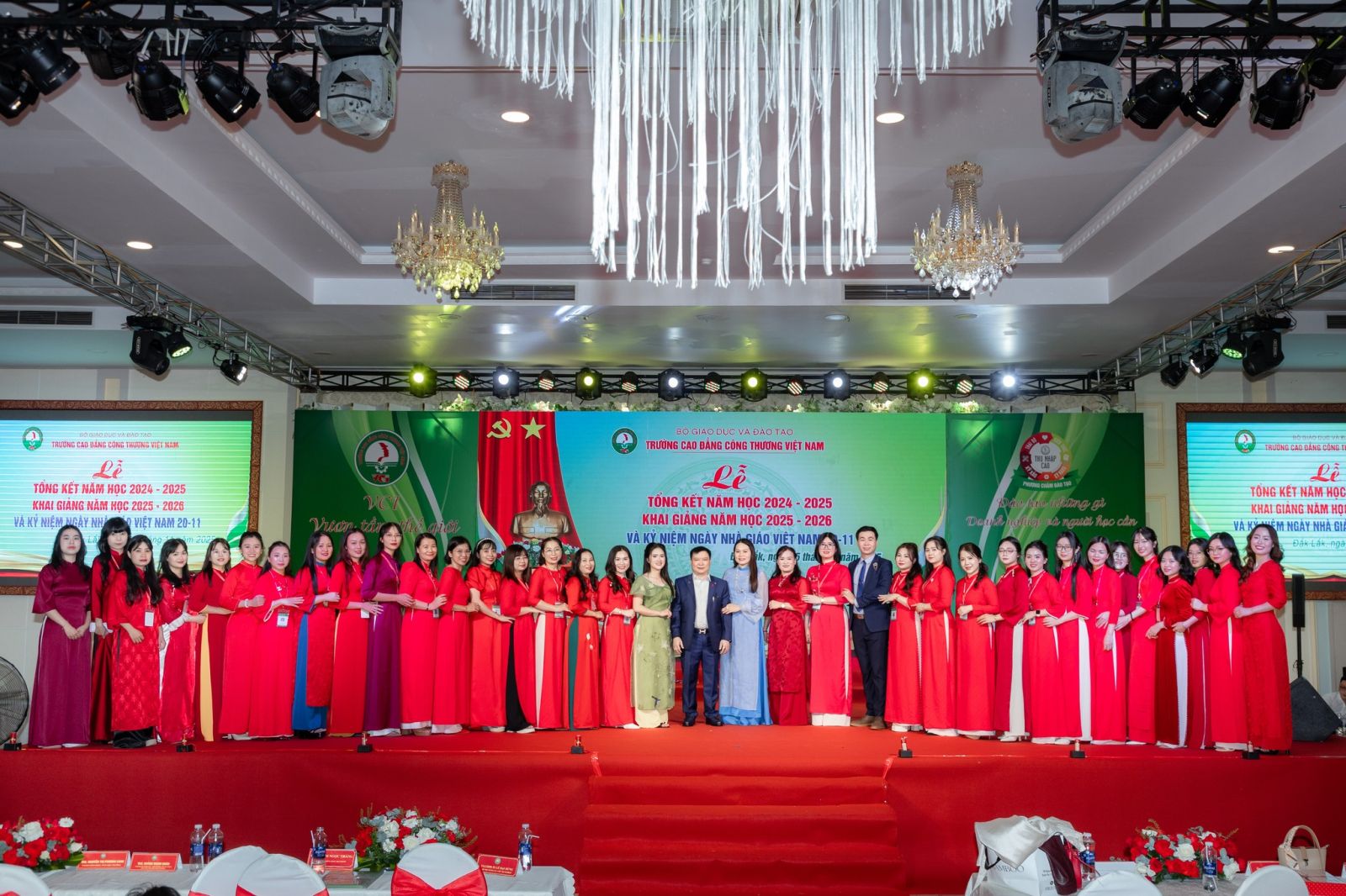 Trường Cao đẳng Công Thương Việt Nam cơ sở đào tạo tại Đắk Lắk tổ chức tổng kết năm học 2024-2025, khai giảng năm học 2025-2026 và kỷ niệm Ngày Nhà giáo Việt Nam (20/11)