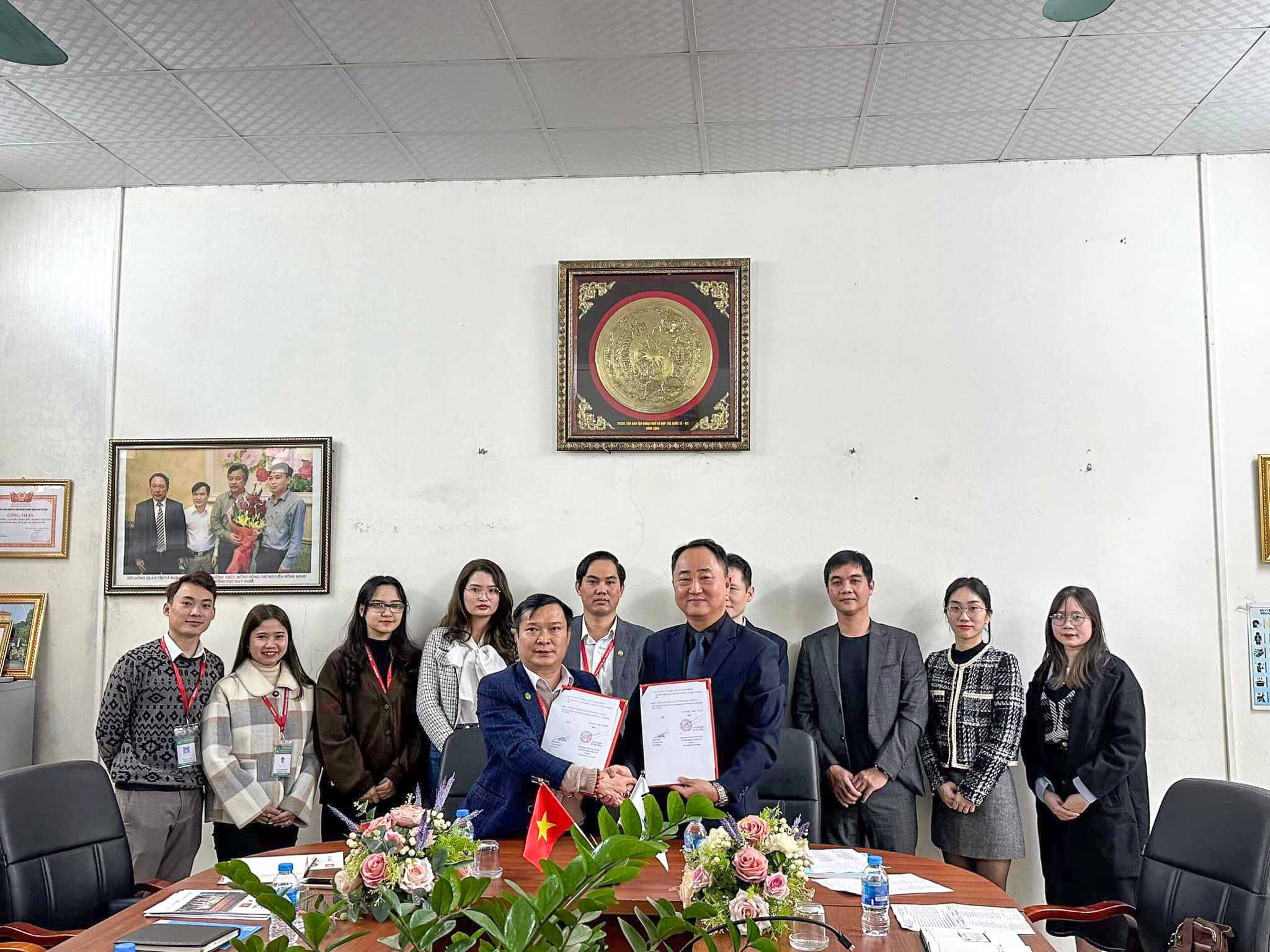 Lễ ký kết hợp tác giữa Trường Cao Đẳng Công Thương Việt Nam với Trường Đại Học Woosong Hàn Quốc